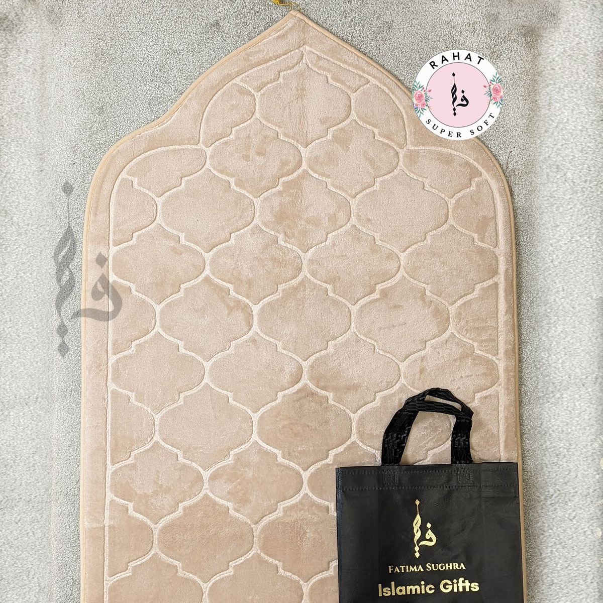 RAHAT SUPER SOFT PADDED PRAYER MAT - MUSALLAH / JANAMAZ IN GIFT BAG RAHAT SUPER SOFT PADDED PRAYER MAT - MUSALLAH / JANAMAZ IN GIFT BAG