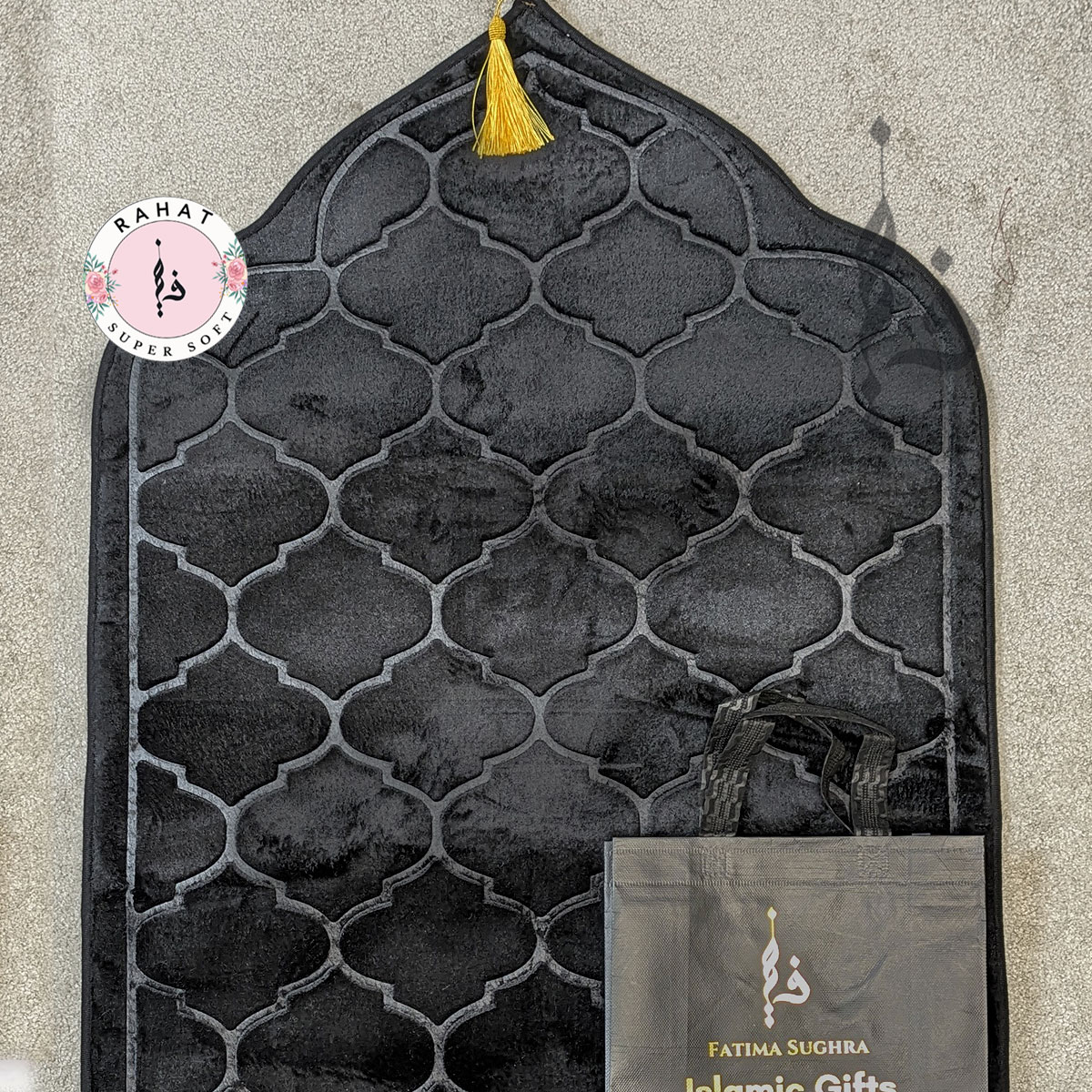 RAHAT SUPER SOFT PADDED PRAYER MAT - MUSALLAH / JANAMAZ IN GIFT BAG RAHAT SUPER SOFT PADDED PRAYER MAT - MUSALLAH / JANAMAZ IN GIFT BAG
