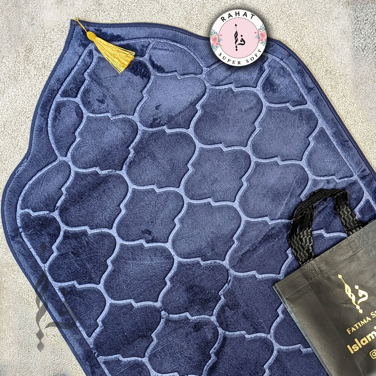 RAHAT SUPER SOFT PADDED PRAYER MAT - MUSALLAH / JANAMAZ IN GIFT BAG RAHAT SUPER SOFT PADDED PRAYER MAT - MUSALLAH / JANAMAZ IN GIFT BAG