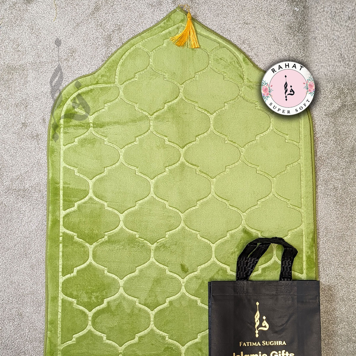 RAHAT SUPER SOFT PADDED PRAYER MAT - MUSALLAH / JANAMAZ IN GIFT BAG RAHAT SUPER SOFT PADDED PRAYER MAT - MUSALLAH / JANAMAZ IN GIFT BAG