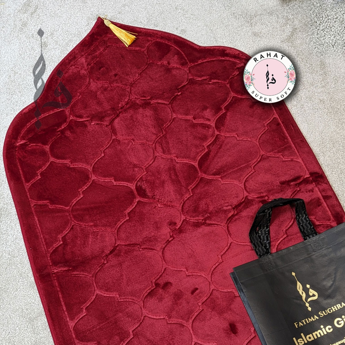 RAHAT SUPER SOFT PADDED PRAYER MAT - MUSALLAH / JANAMAZ IN GIFT BAG RAHAT SUPER SOFT PADDED PRAYER MAT - MUSALLAH / JANAMAZ IN GIFT BAG