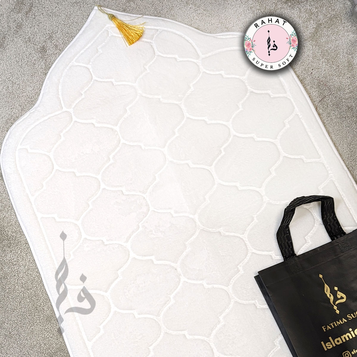 RAHAT SUPER SOFT PADDED PRAYER MAT - MUSALLAH / JANAMAZ IN GIFT BAG RAHAT SUPER SOFT PADDED PRAYER MAT - MUSALLAH / JANAMAZ IN GIFT BAG
