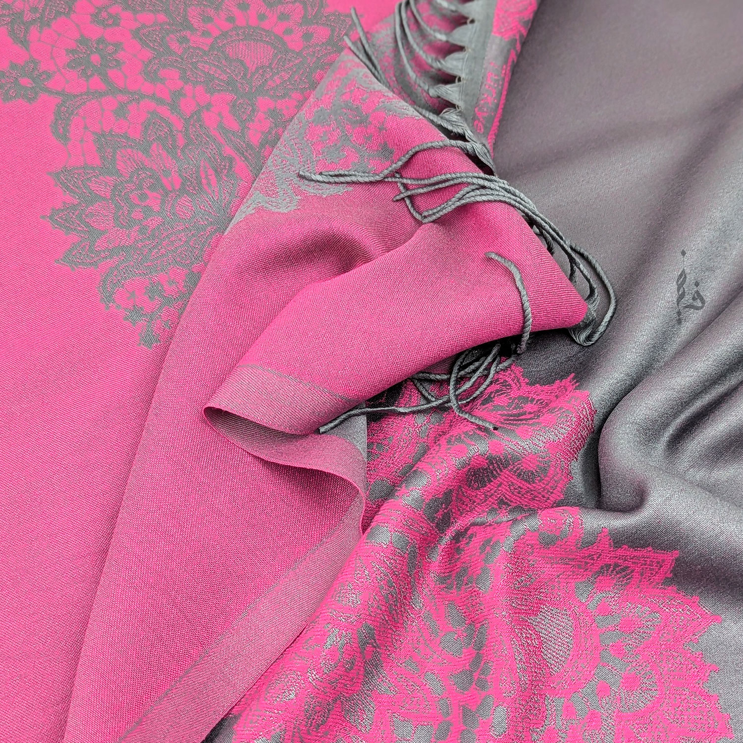 09-Magnet-Reversable-Pashmina-Scarf-Wrap-Stole-02 REVERSIBLE Hijab - Gift Pack - Shine - Large 90x180 - DOUBLE-SIDED - Lightweight - Non-Slip - LUXURY - fatimasughra.com REVERSIBLE Hijab - Gift Pack - Shine - Large 90x180 - DOUBLE-SIDED - Lightweight - Non-Slip - LUXURY - fatimasughra.com